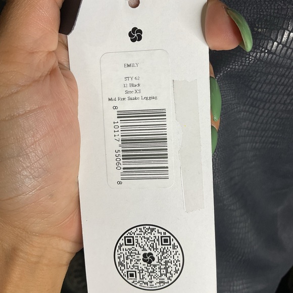 Yogaworks Mid Rise Snake Skin Print Leggings - Picture 7 of 8